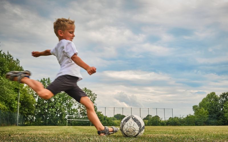Lee más sobre el artículo Guía para inscribir a tus hijos en un campus de fútbol