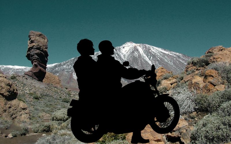 Lee más sobre el artículo Tenerife en moto – Escapada romántica por los paisajes de la isla