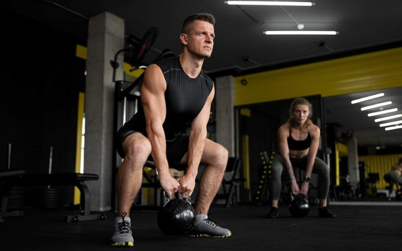 Lee más sobre el artículo 5 beneficios de ir al gimnasio en pareja