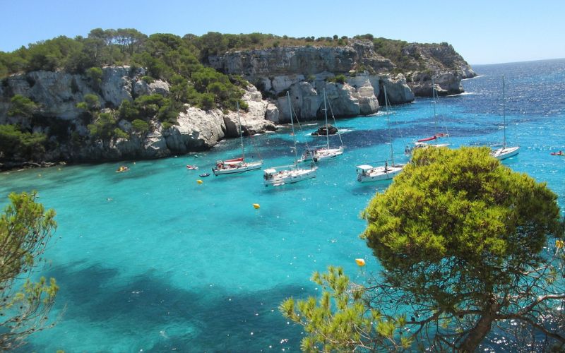 Lee más sobre el artículo Menorca en pareja, una isla para enamorarse
