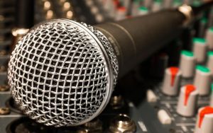 Lee más sobre el artículo ¿Por qué grabar una canción con tu pareja en fortalece la relación?