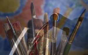 Lee más sobre el artículo Cita de pintura y vino: Un taller en pareja que está de moda