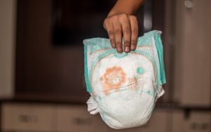 Lee más sobre el artículo ¿A qué edad debe un niño dejar el pañal? Guía para padres primerizos
