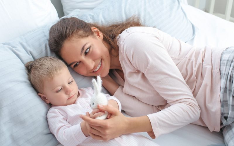 Lee más sobre el artículo ¿Hasta qué edad dejar dormir a tu hijo en vuestra cama?