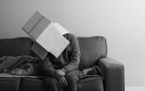 Lee más sobre el artículo Mi pareja no colabora en casa: ¿Qué hacer sin convertirse en su madre/padre?