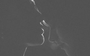 Lee más sobre el artículo ¿Por qué la gente es infiel? Causas psicológicas y errores