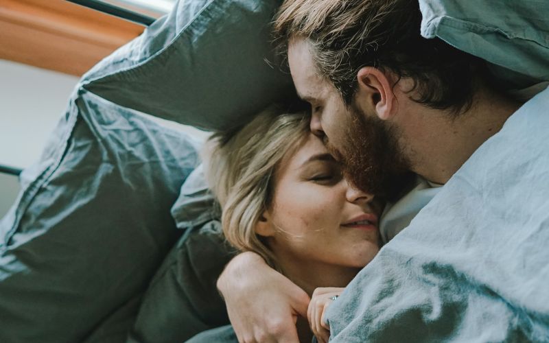 Lee más sobre el artículo ¿Qué hacer cuando sientes desconfianza si tu pareja sale sin ti?