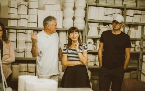 Lee más sobre el artículo Un taller de cerámica como terapia alternativa de pareja