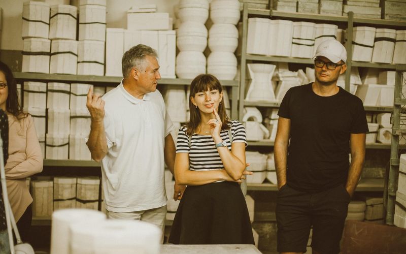 Lee más sobre el artículo Un taller de cerámica como terapia alternativa de pareja