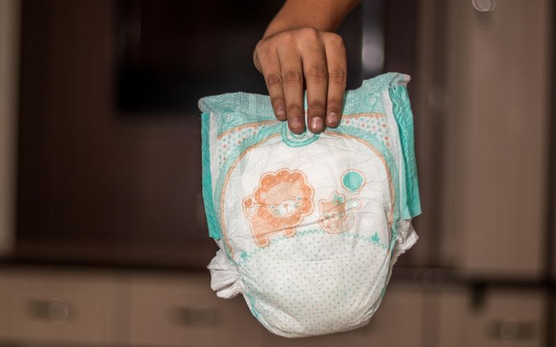 Lee más sobre el artículo Pañales de regalo para bebé: el detalle útil que todo recién nacido necesita